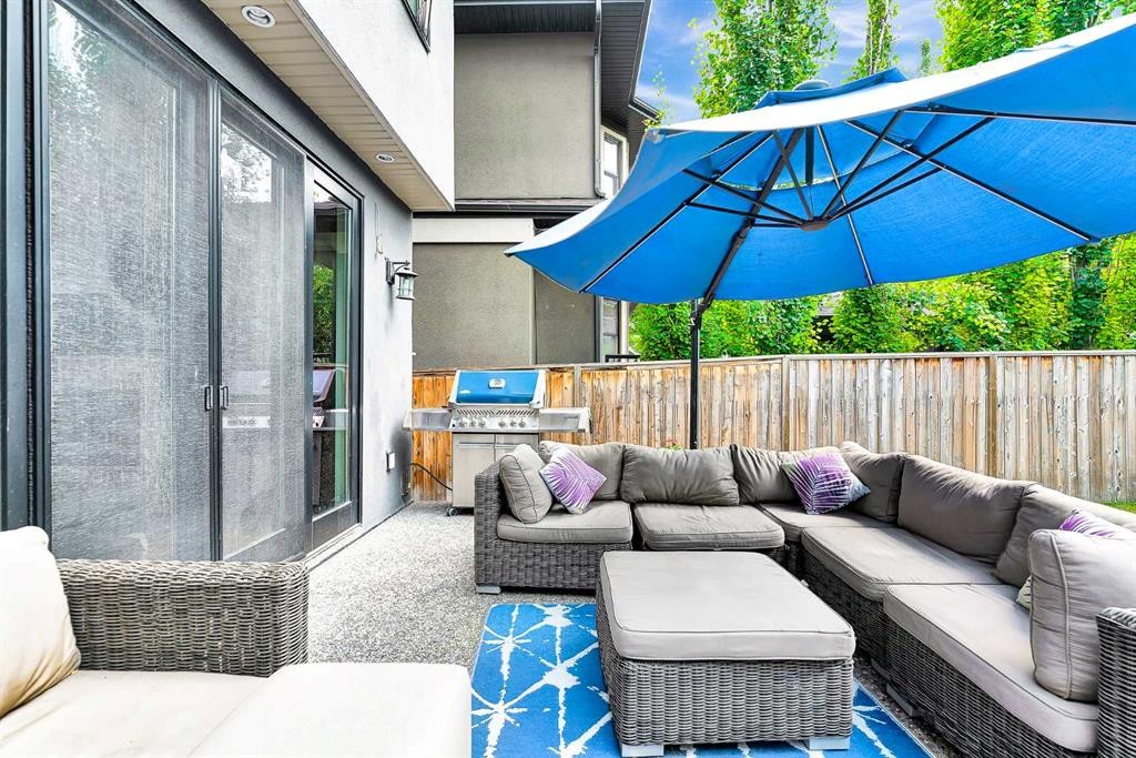 425 21 Avenue Nw, Calgary, AB - Outdoor With Deck Patio Veranda With Exterior