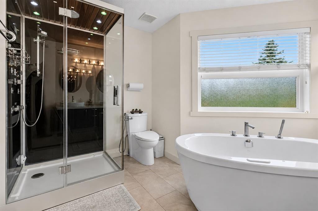 2888 Signal Hill Drive Sw, Calgary, AB - Indoor Photo Showing Bathroom