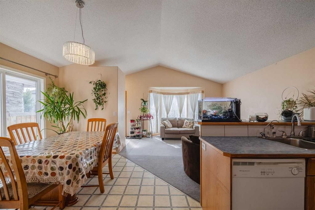 23 Tarington Way Ne, Calgary, AB - Indoor Photo Showing Dining Room