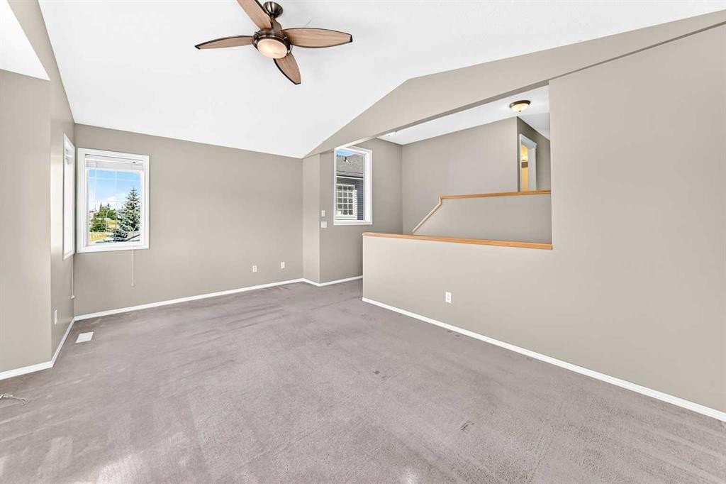 16 Royal Birch Rise Nw, Calgary, AB - Indoor Photo Showing Other Room