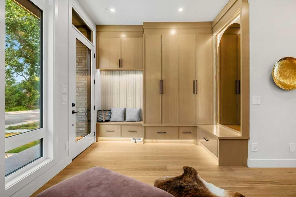 2311 6 Avenue Nw, Calgary, AB - Indoor Photo Showing Other Room