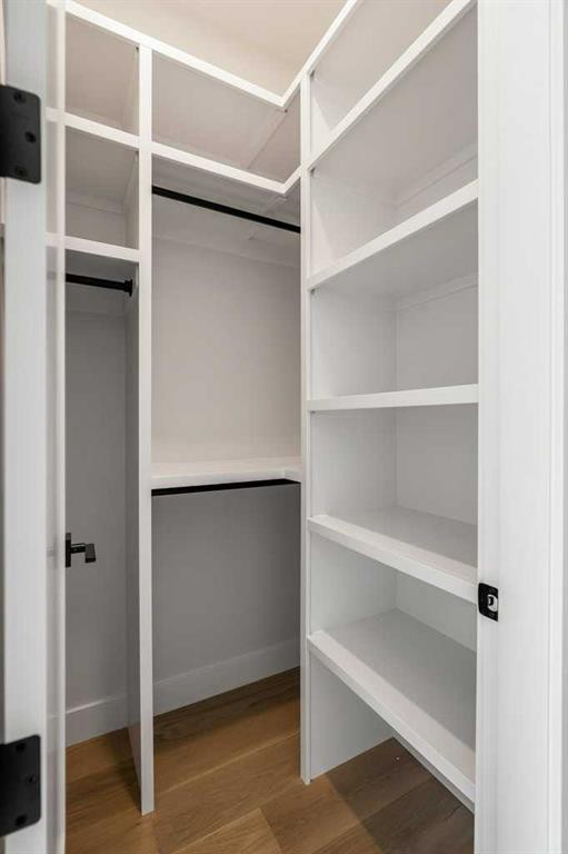 2311 6 Avenue Nw, Calgary, AB - Indoor With Storage