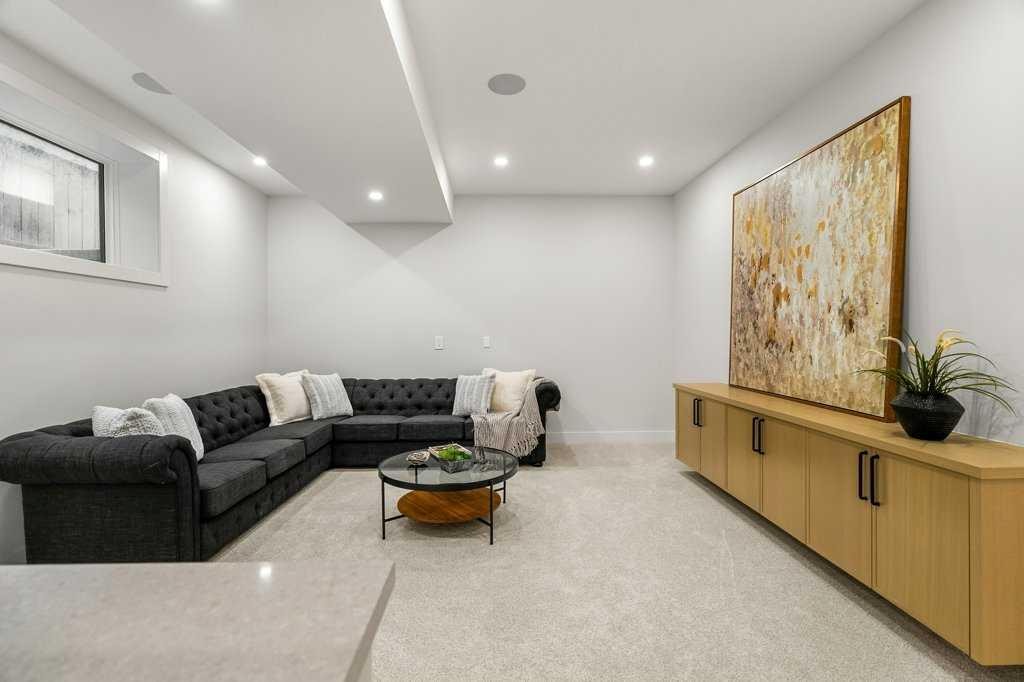 2311 6 Avenue Nw, Calgary, AB - Indoor