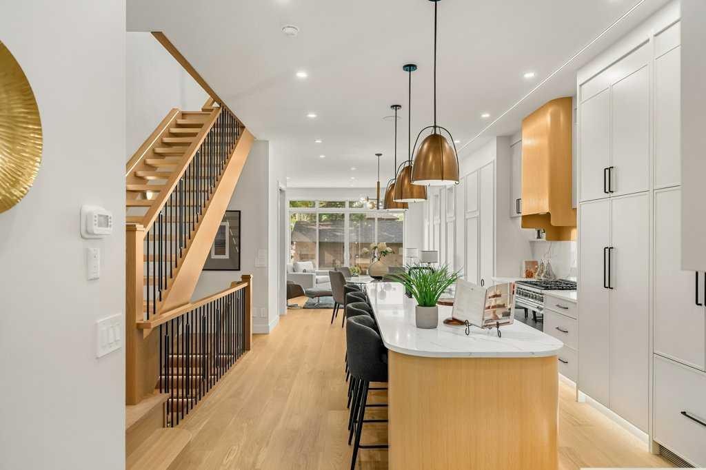 2311 6 Avenue Nw, Calgary, AB - Indoor
