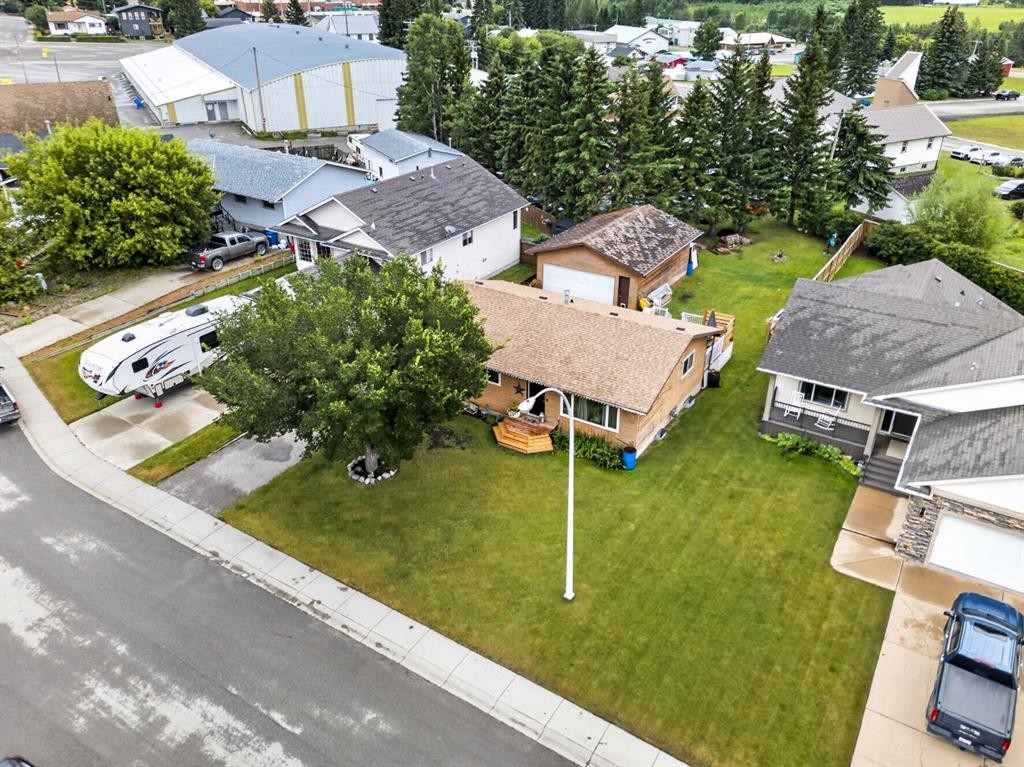 121 Edey Close, Cremona, AB - Outdoor