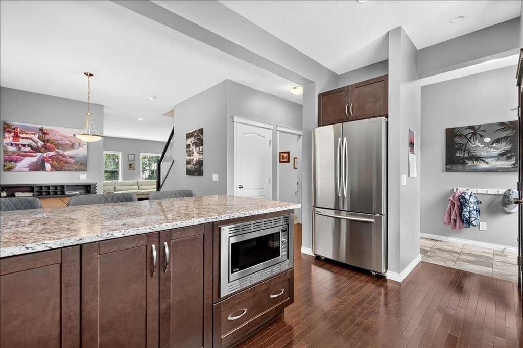 60 Mahogany Grove Se, Calgary, AB - Indoor Photo Showing Kitchen