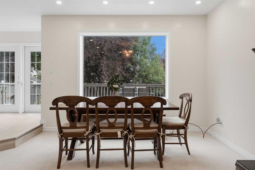 50 Somerglen Park Sw, Calgary, AB - Indoor Photo Showing Dining Room
