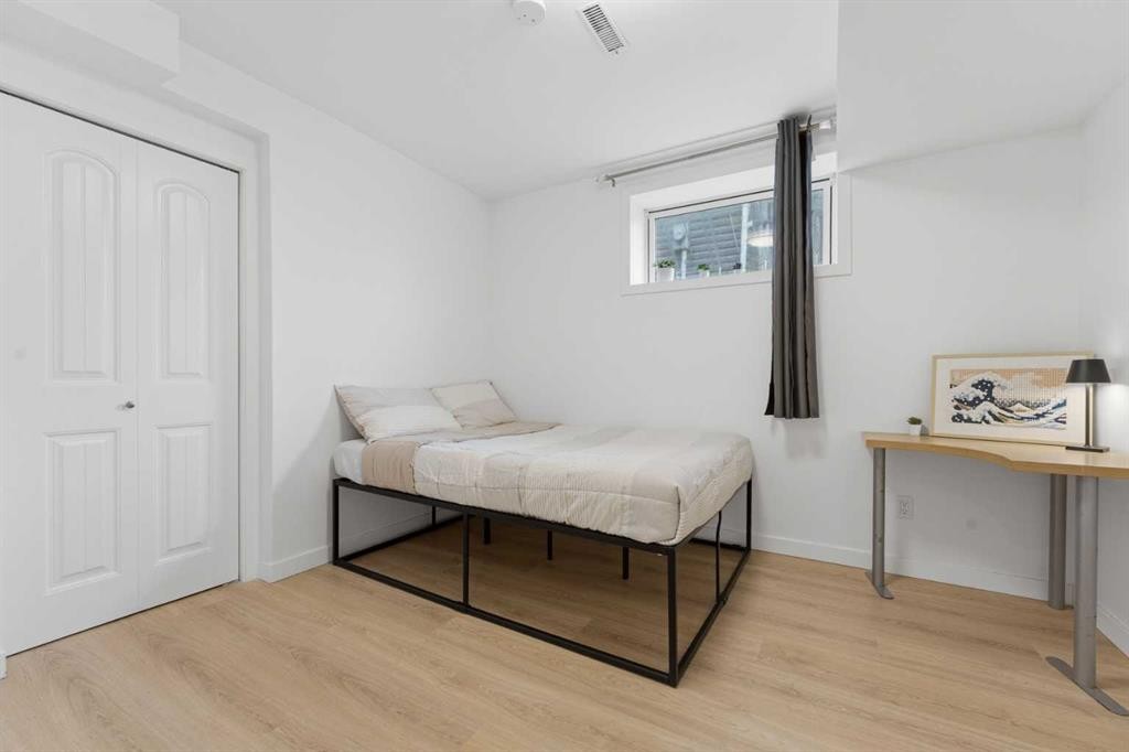 50 Somerglen Park Sw, Calgary, AB - Indoor Photo Showing Bedroom