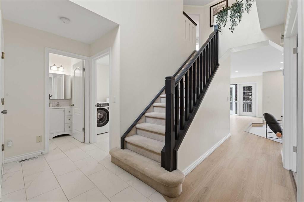 50 Somerglen Park Sw, Calgary, AB - Indoor Photo Showing Other Room