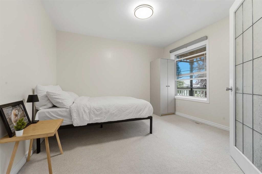 50 Somerglen Park Sw, Calgary, AB - Indoor Photo Showing Bedroom
