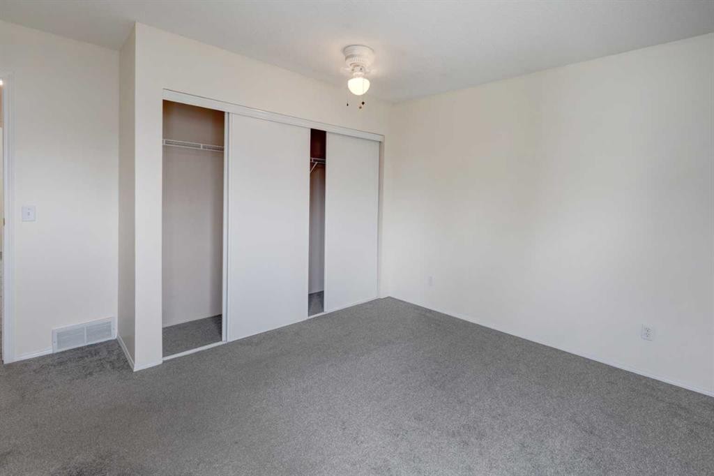 57 Sandpiper Lane Nw, Calgary, AB - Indoor Photo Showing Other Room