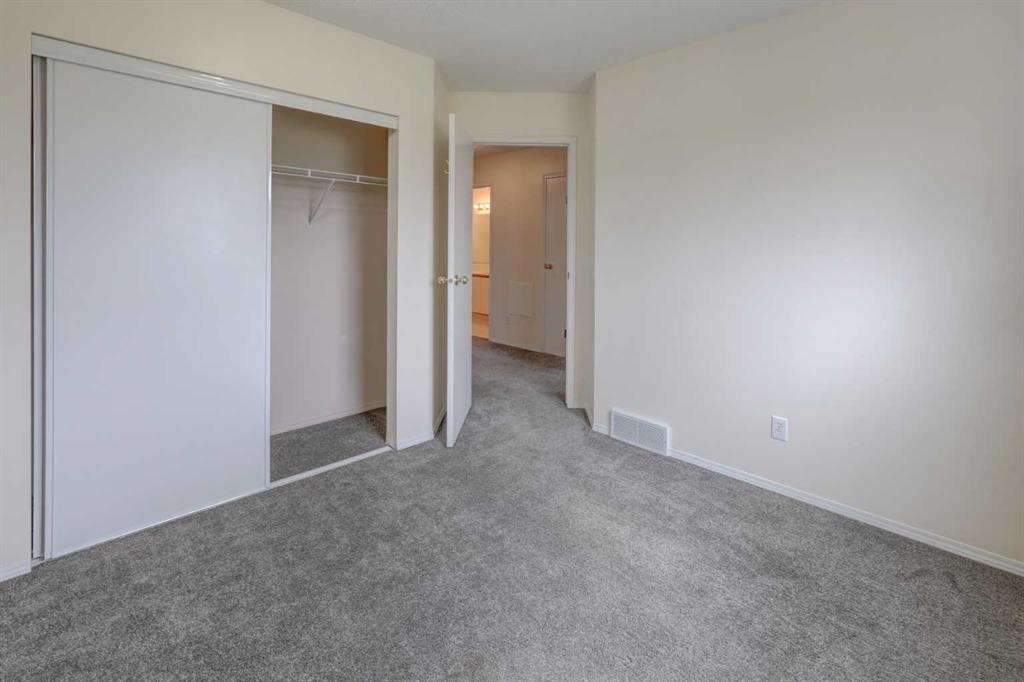 57 Sandpiper Lane Nw, Calgary, AB - Indoor Photo Showing Other Room