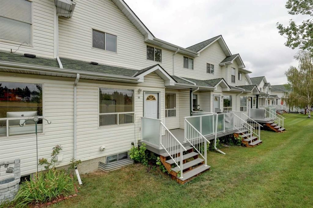57 Sandpiper Lane Nw, Calgary, AB - Outdoor
