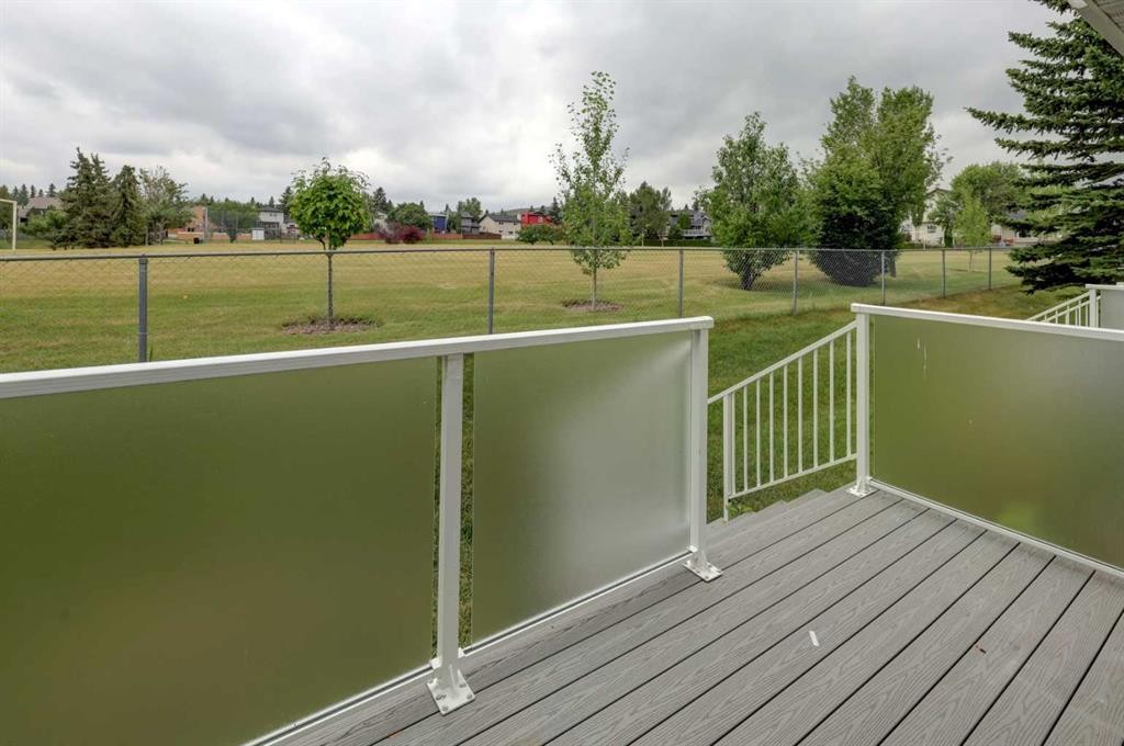 57 Sandpiper Lane Nw, Calgary, AB - Outdoor