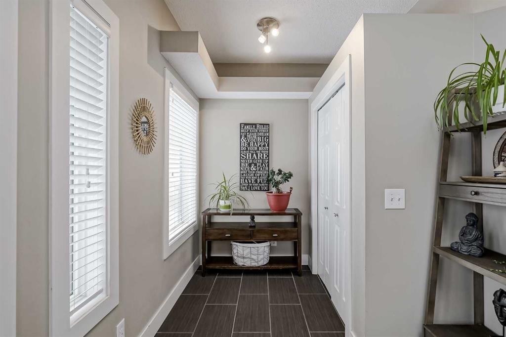 260 Chaparral Ridge Circle Se, Calgary, AB - Indoor Photo Showing Other Room