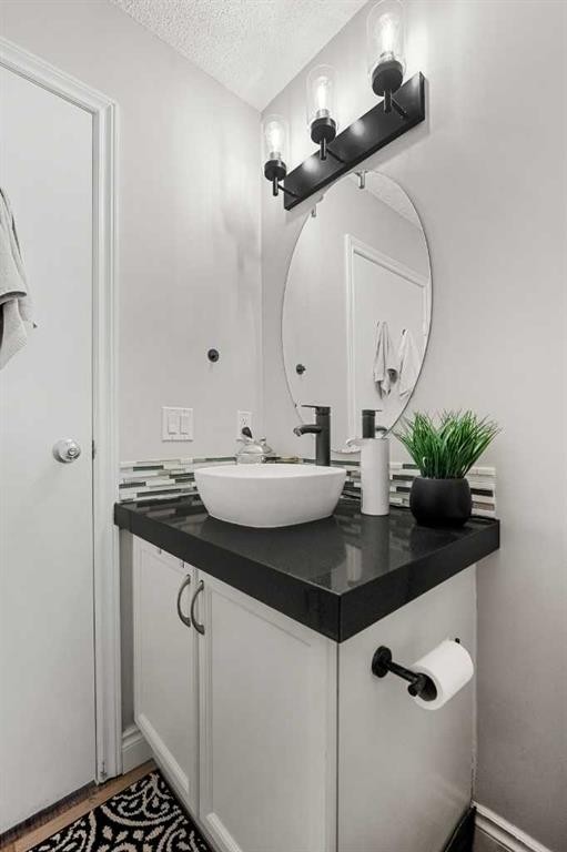 39 Hidden Valley Link Nw, Calgary, AB - Indoor Photo Showing Bathroom