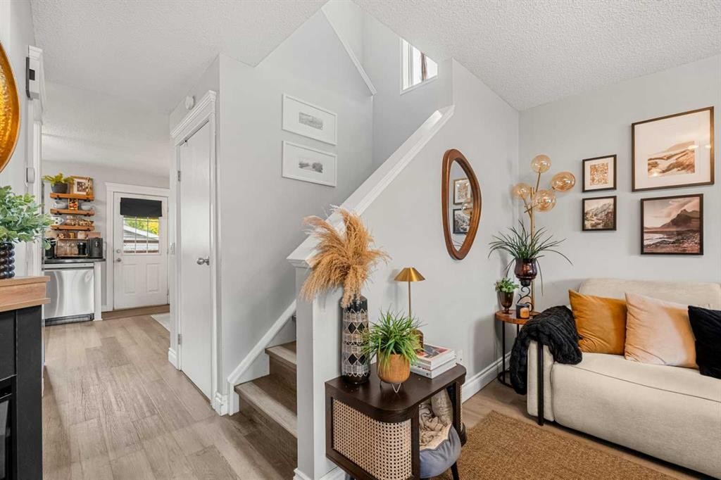 39 Hidden Valley Link Nw, Calgary, AB - Indoor