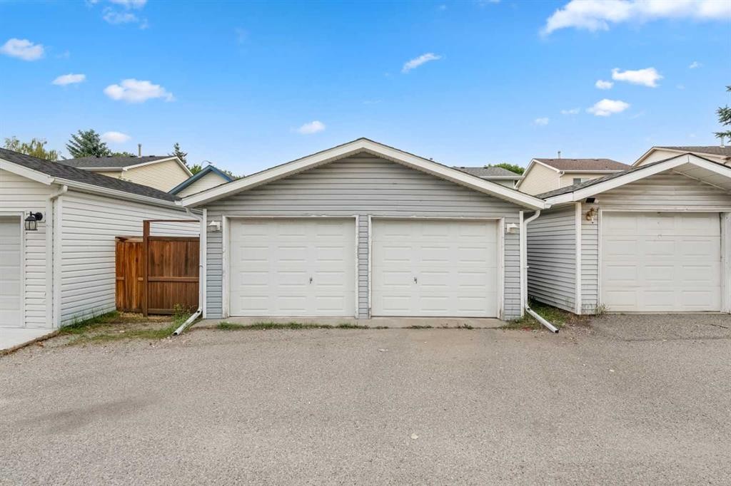 39 Hidden Valley Link Nw, Calgary, AB - Outdoor With Exterior