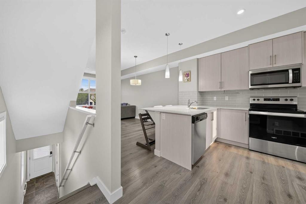 87 Legacy View Se, Calgary, AB - Indoor Photo Showing Kitchen