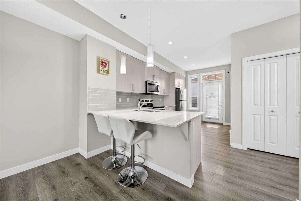 87 Legacy View Se, Calgary, AB - Indoor Photo Showing Kitchen
