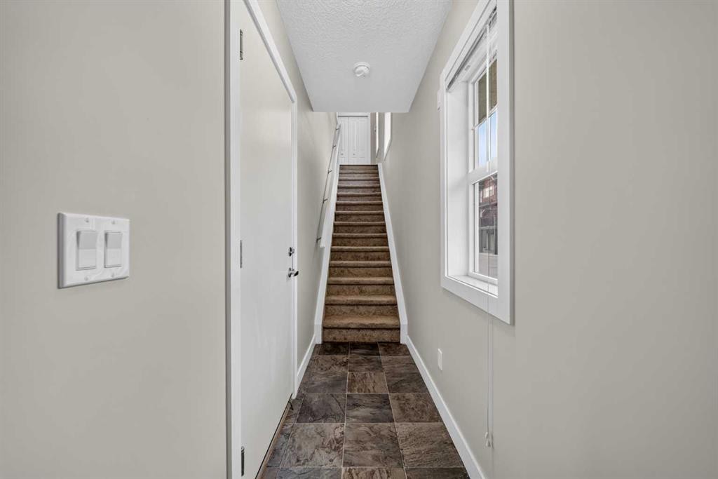 87 Legacy View Se, Calgary, AB - Indoor Photo Showing Other Room