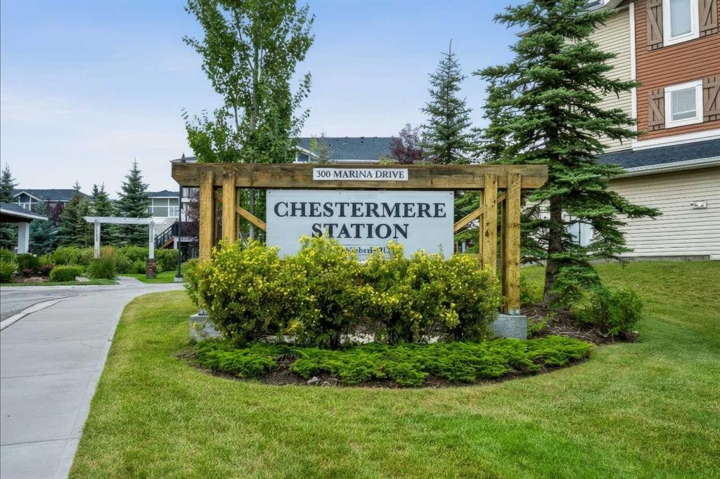 210-300 Marina Drive, Chestermere, AB - Outdoor