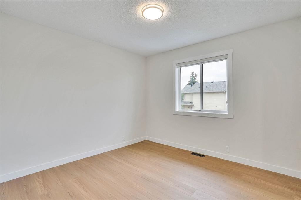 112 Martinglen Close Ne, Calgary, AB - Indoor Photo Showing Other Room