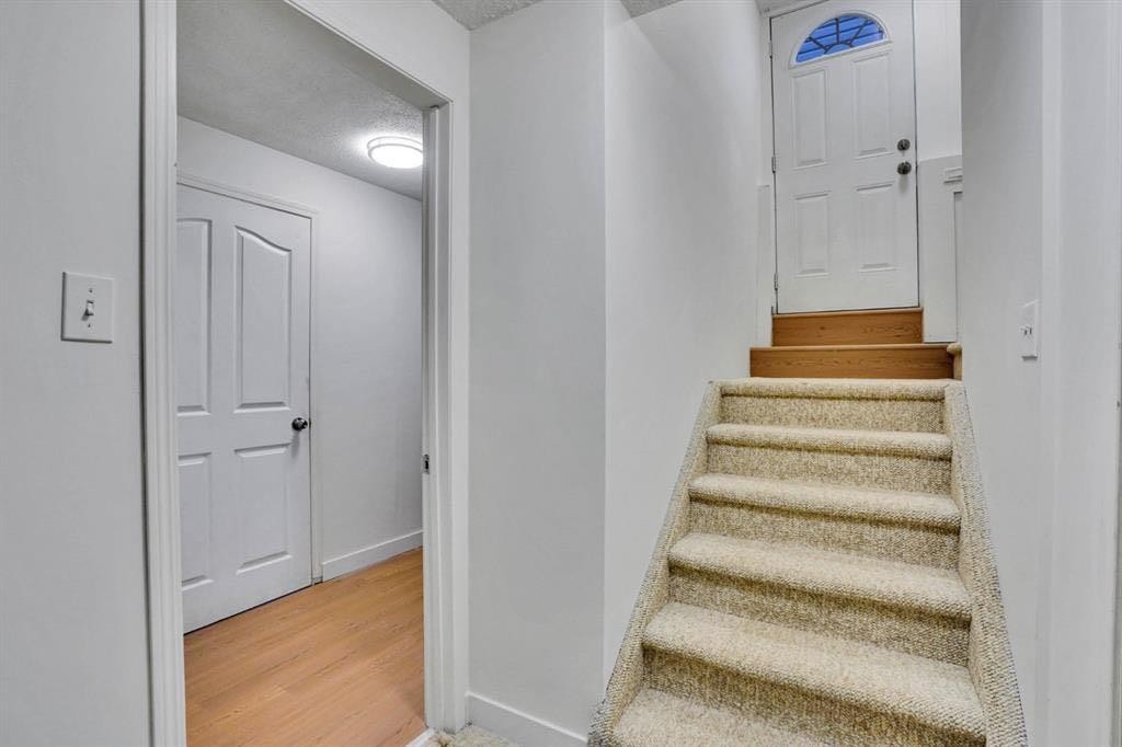 112 Martinglen Close Ne, Calgary, AB - Indoor Photo Showing Other Room