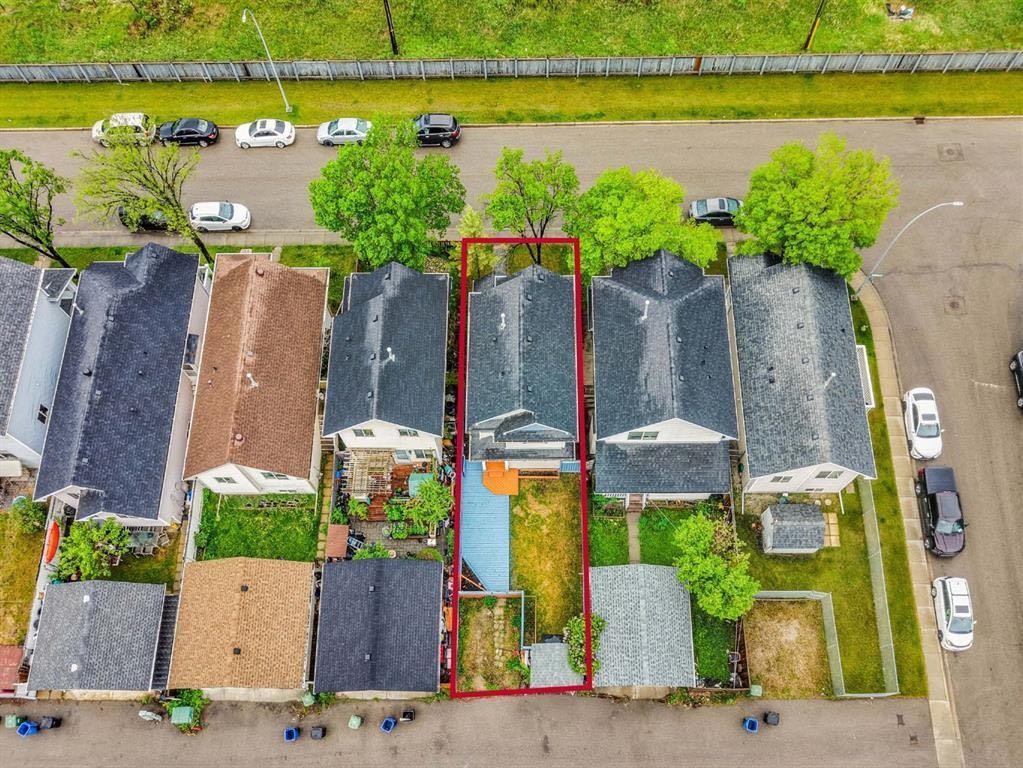 112 Martinglen Close Ne, Calgary, AB - Outdoor With View