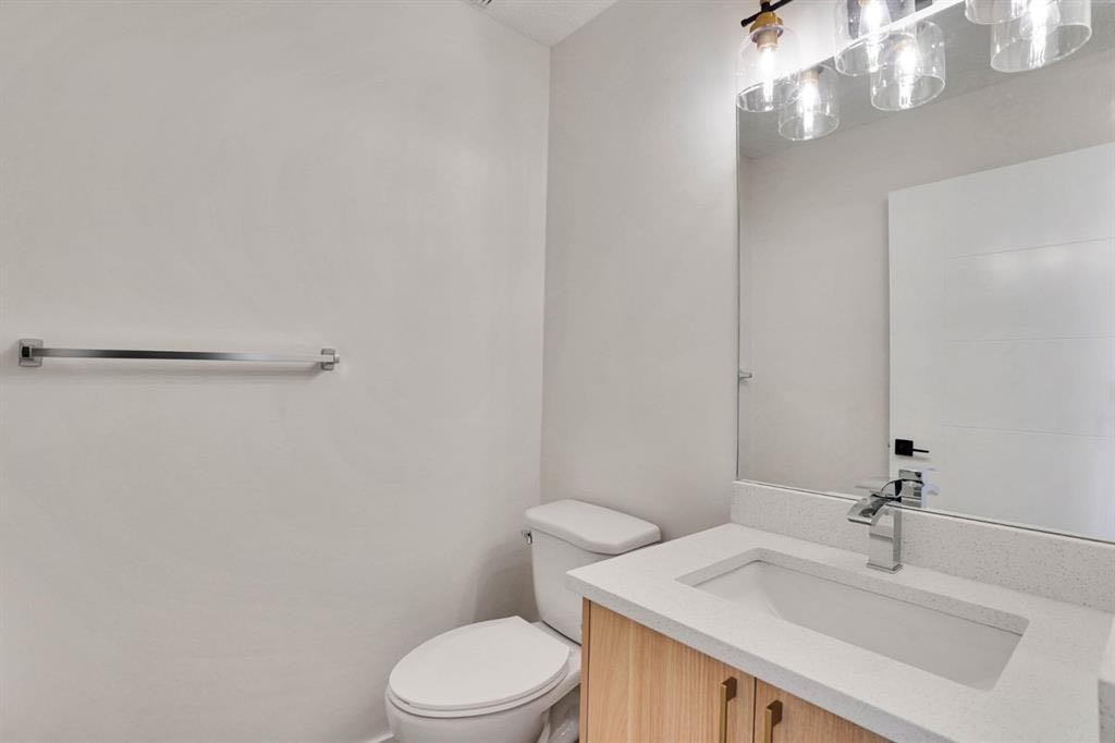 112 Martinglen Close Ne, Calgary, AB - Indoor Photo Showing Bathroom