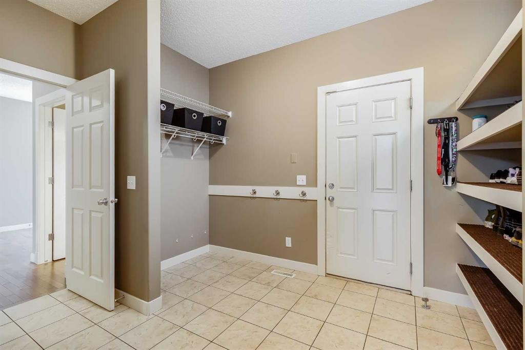 103 Tuscany Estates Crescent Nw, Calgary, AB - Indoor Photo Showing Other Room