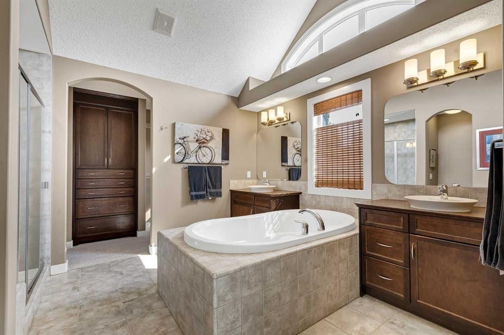 103 Tuscany Estates Crescent Nw, Calgary, AB - Indoor Photo Showing Bathroom