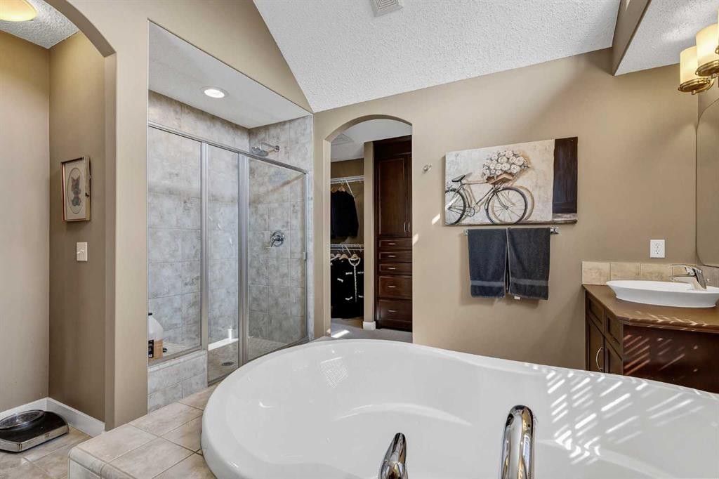 103 Tuscany Estates Crescent Nw, Calgary, AB - Indoor Photo Showing Bathroom