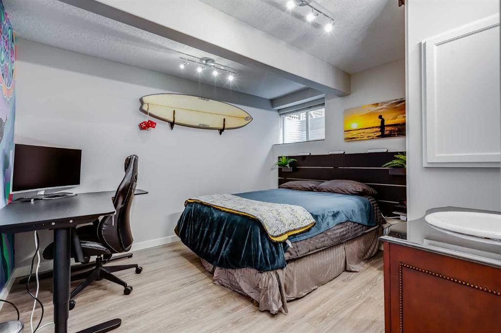 103 Tuscany Estates Crescent Nw, Calgary, AB - Indoor Photo Showing Other Room