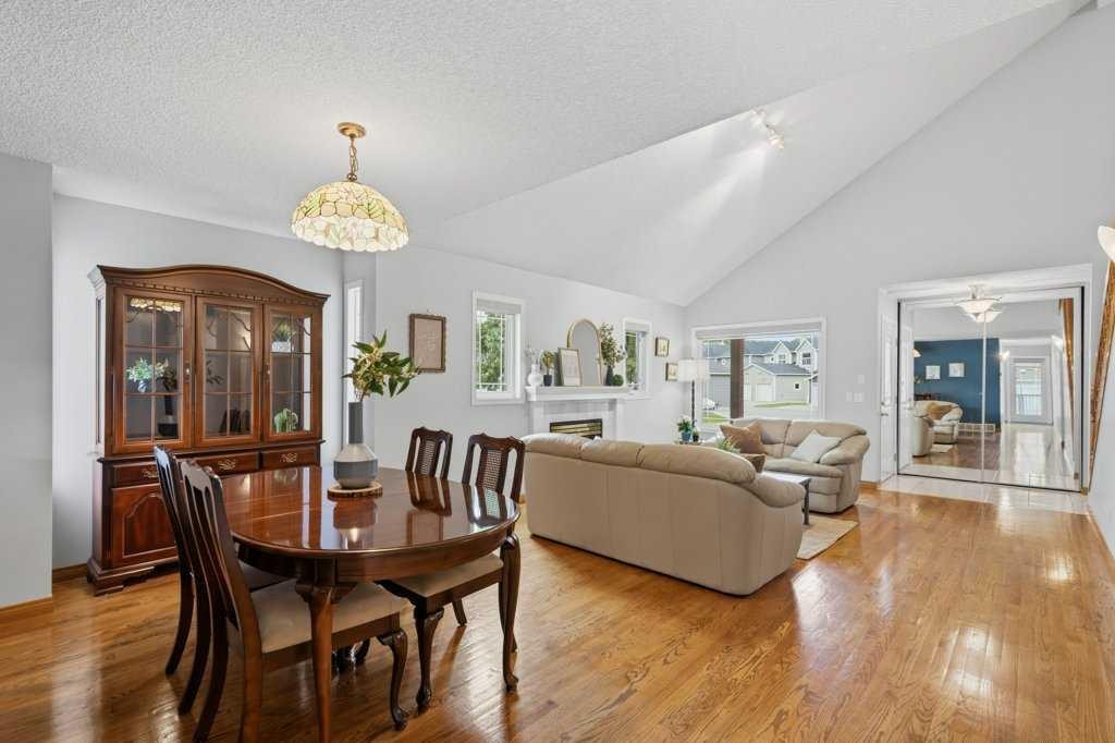 4 Inglewood Landing Se, Calgary, AB - Indoor