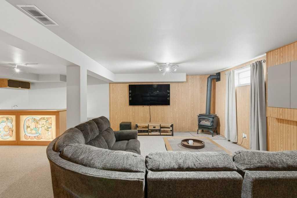 4 Inglewood Landing Se, Calgary, AB - Indoor