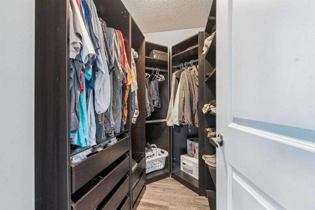 230 Mt Lorette Place Se, Calgary, AB - Indoor With Storage