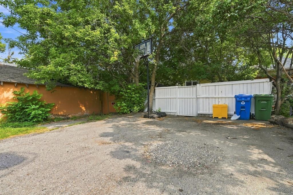 1012 1 Avenue Nw, Calgary, AB - Outdoor