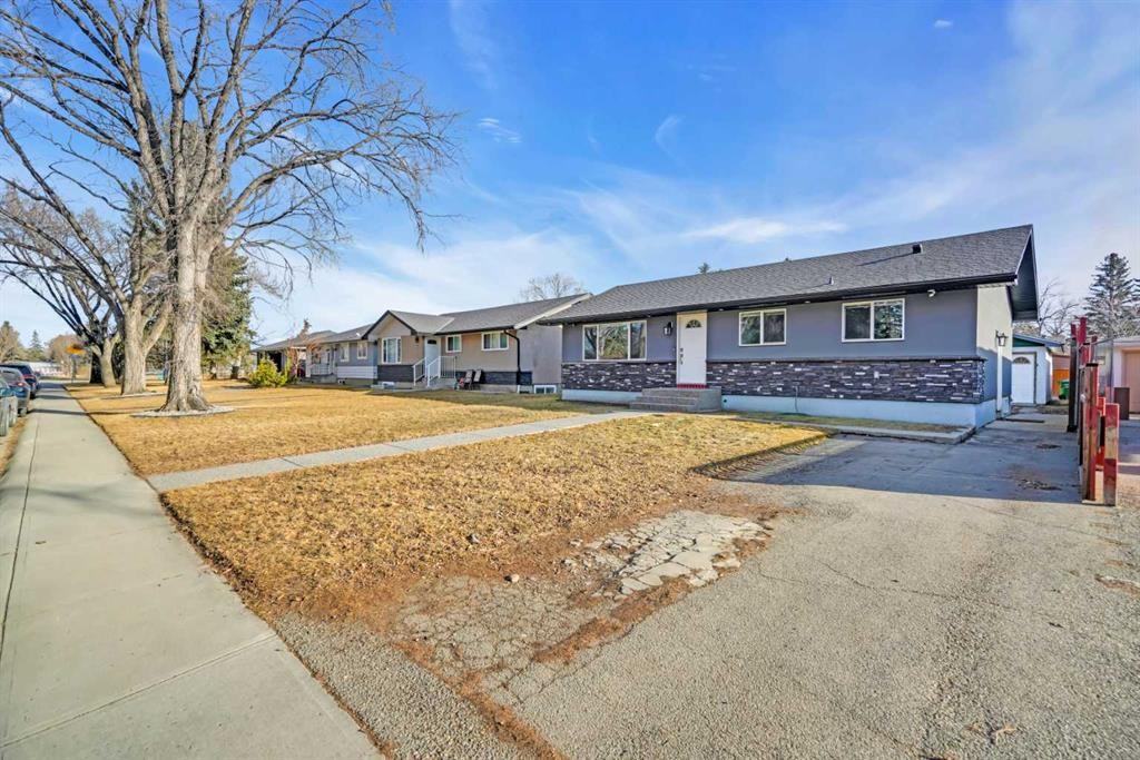 2046 33 Street Se, Calgary, AB - Outdoor