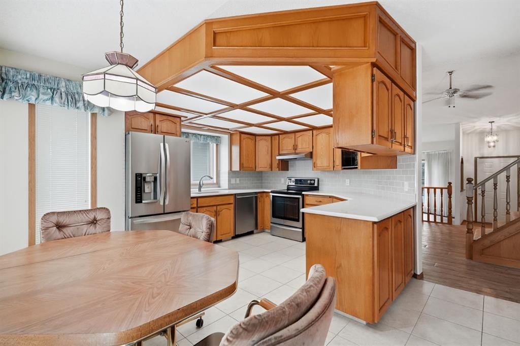 61 Shannon Crescent Sw, Calgary, AB - Indoor