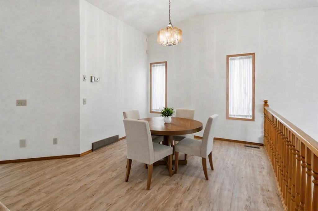 61 Shannon Crescent Sw, Calgary, AB - Indoor Photo Showing Dining Room