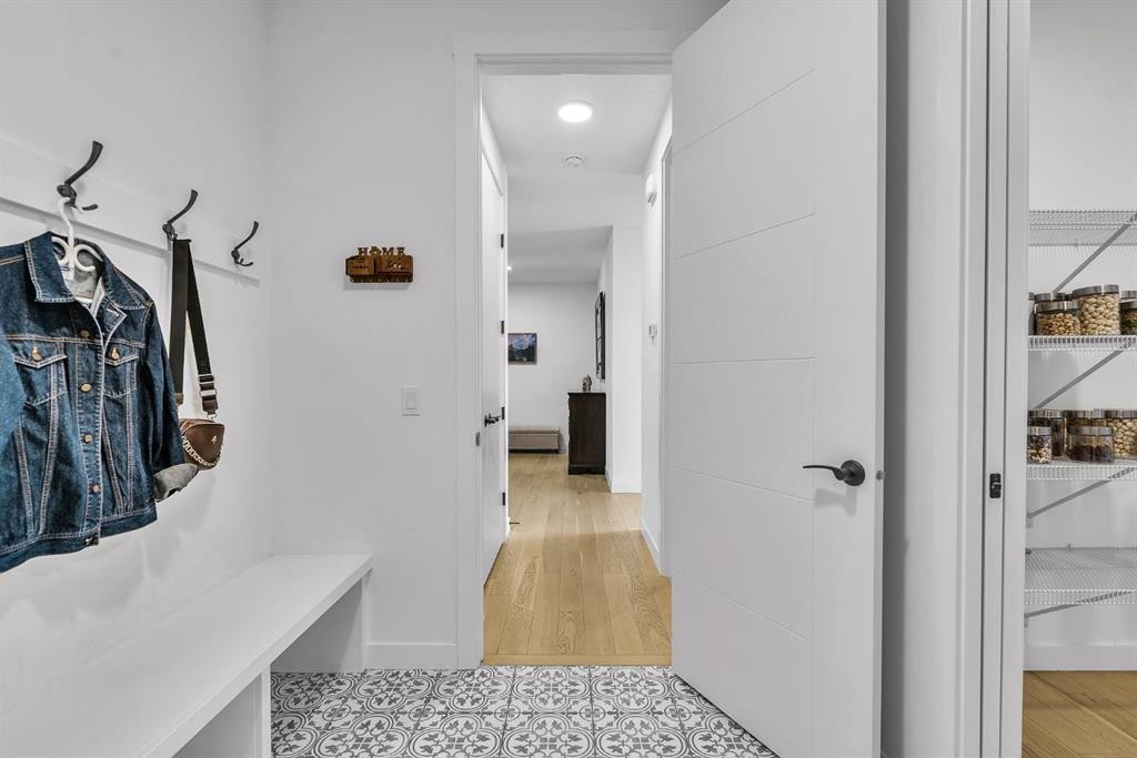 406 Rowley Way Nw, Calgary, AB - Indoor Photo Showing Other Room