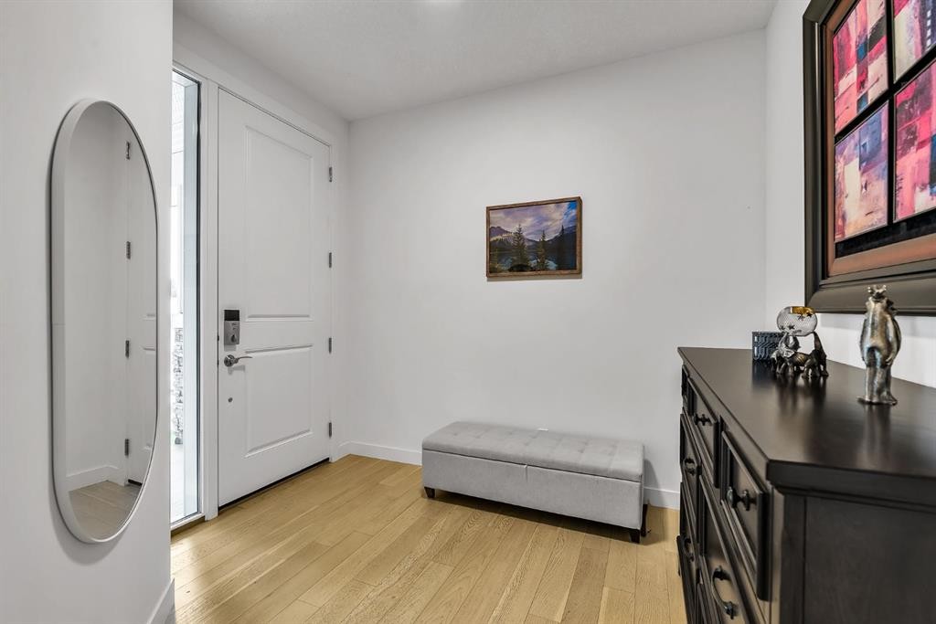 406 Rowley Way Nw, Calgary, AB - Indoor Photo Showing Other Room