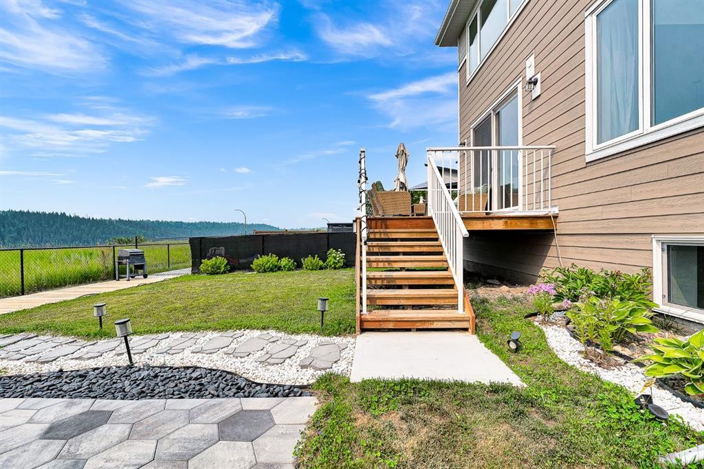 406 Rowley Way Nw, Calgary, AB - Outdoor