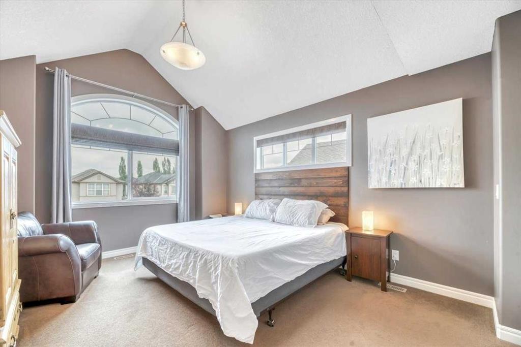 13 Cranberry Avenue Se, Calgary, AB - Indoor Photo Showing Bedroom