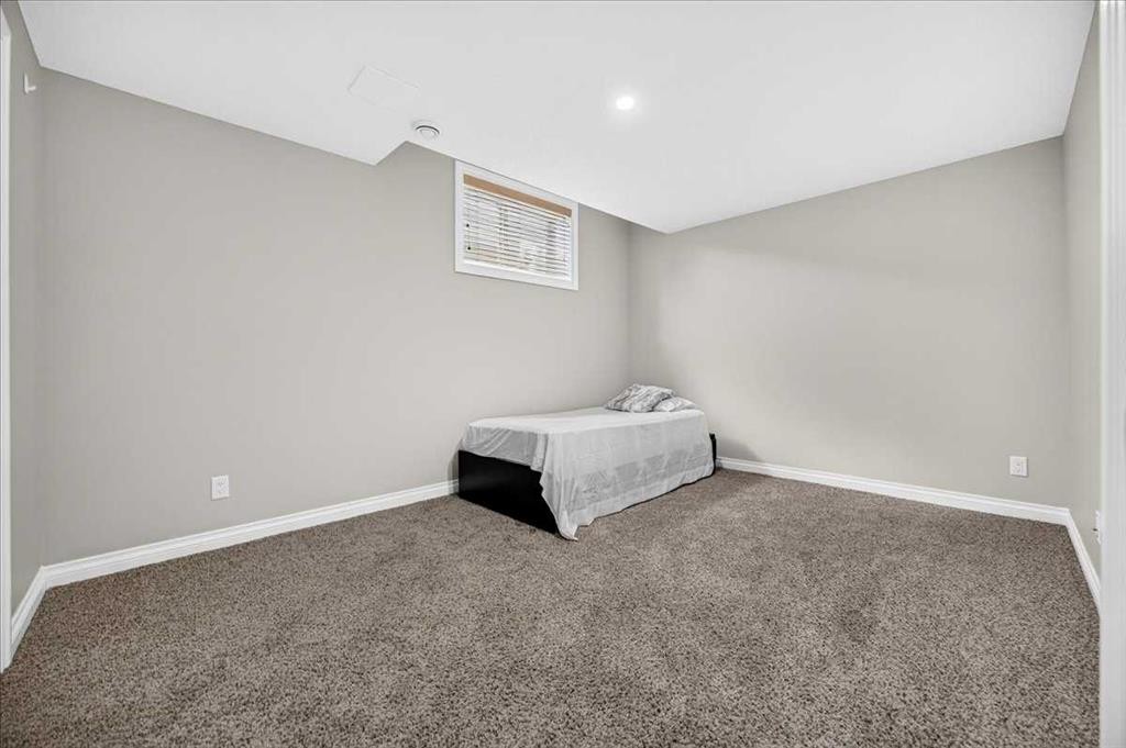 25 Sherwood Close Nw, Calgary, AB - Indoor