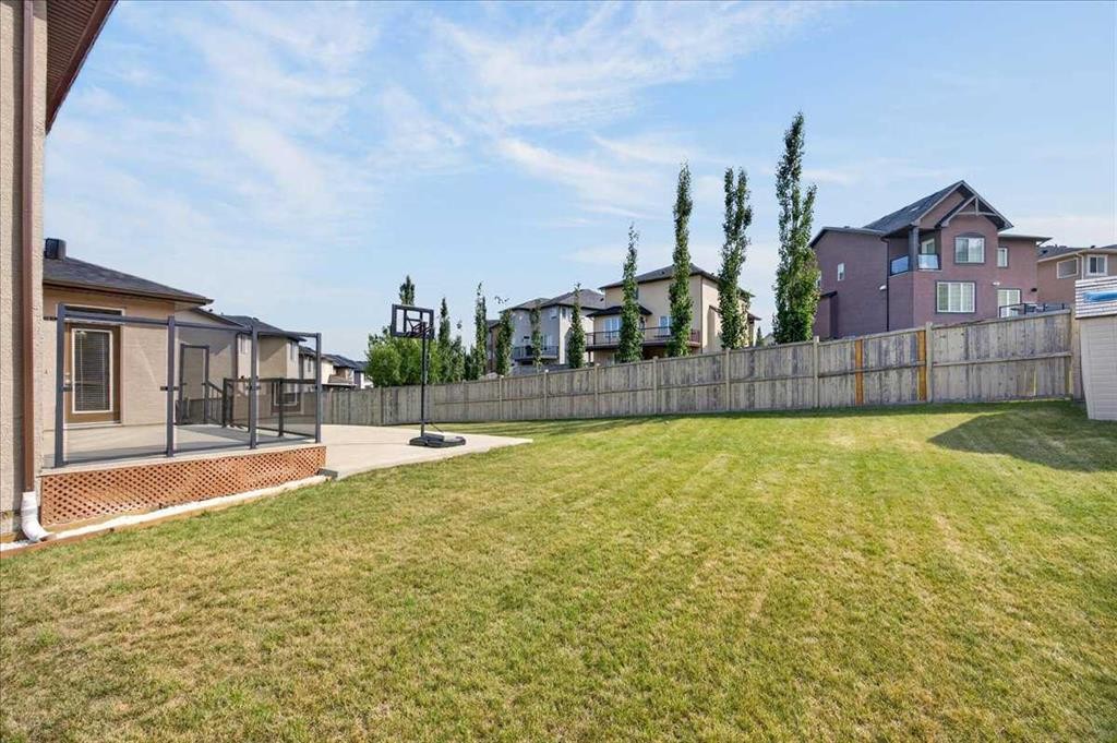 25 Sherwood Close Nw, Calgary, AB - Outdoor