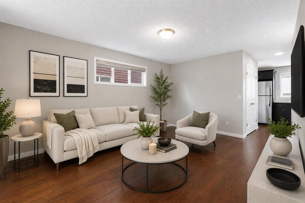 16 Fireside Way, Cochrane, AB - Indoor Photo Showing Living Room