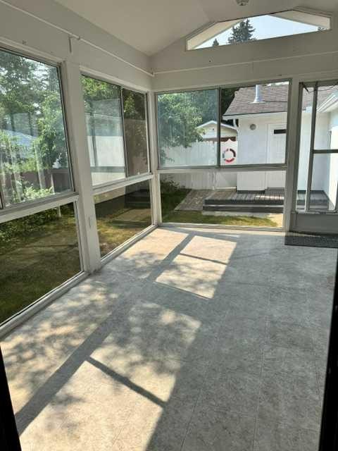 2915 13 Avenue Nw, Calgary, AB - Indoor Photo Showing Other Room