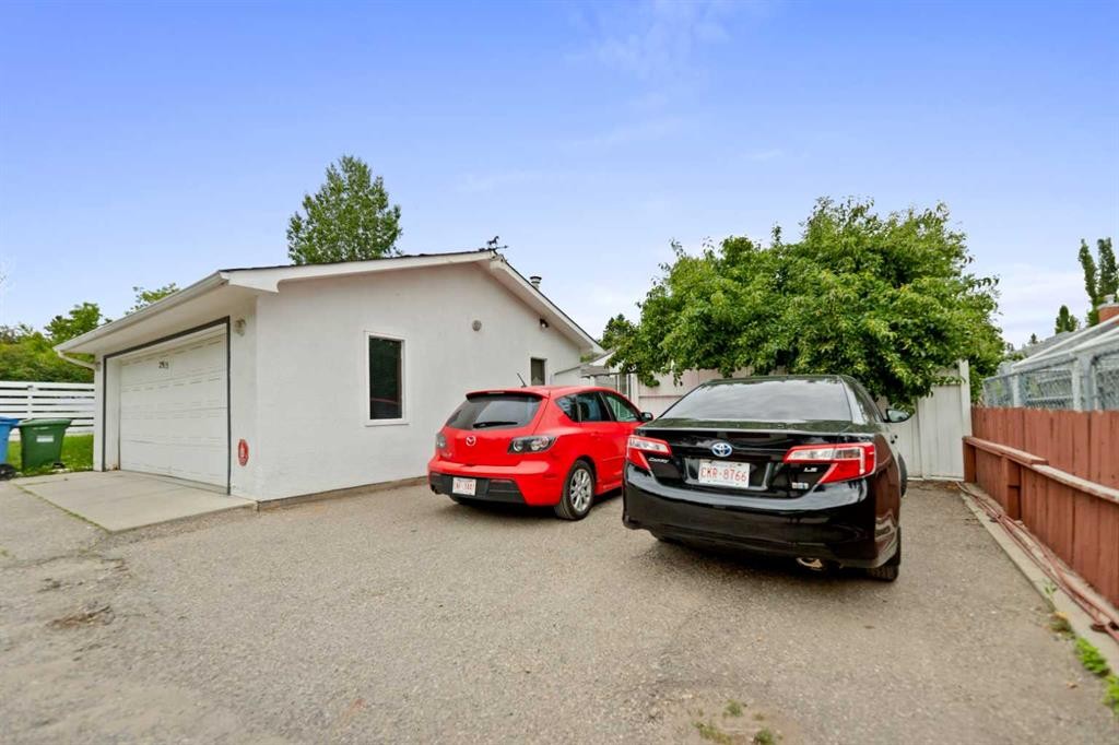 2915 13 Avenue Nw, Calgary, AB - Outdoor With Exterior